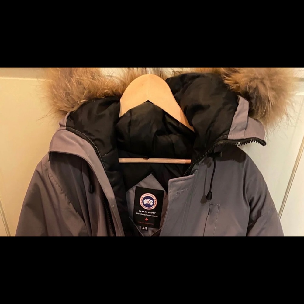Women’s Canada goose jacket size XL